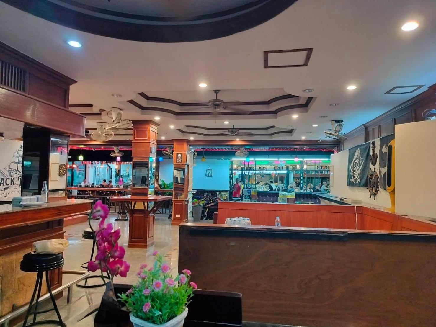 Hack Patong Beach Hotel Esterno foto