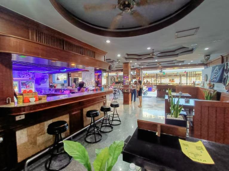 Hack Patong Beach Hotel Esterno foto