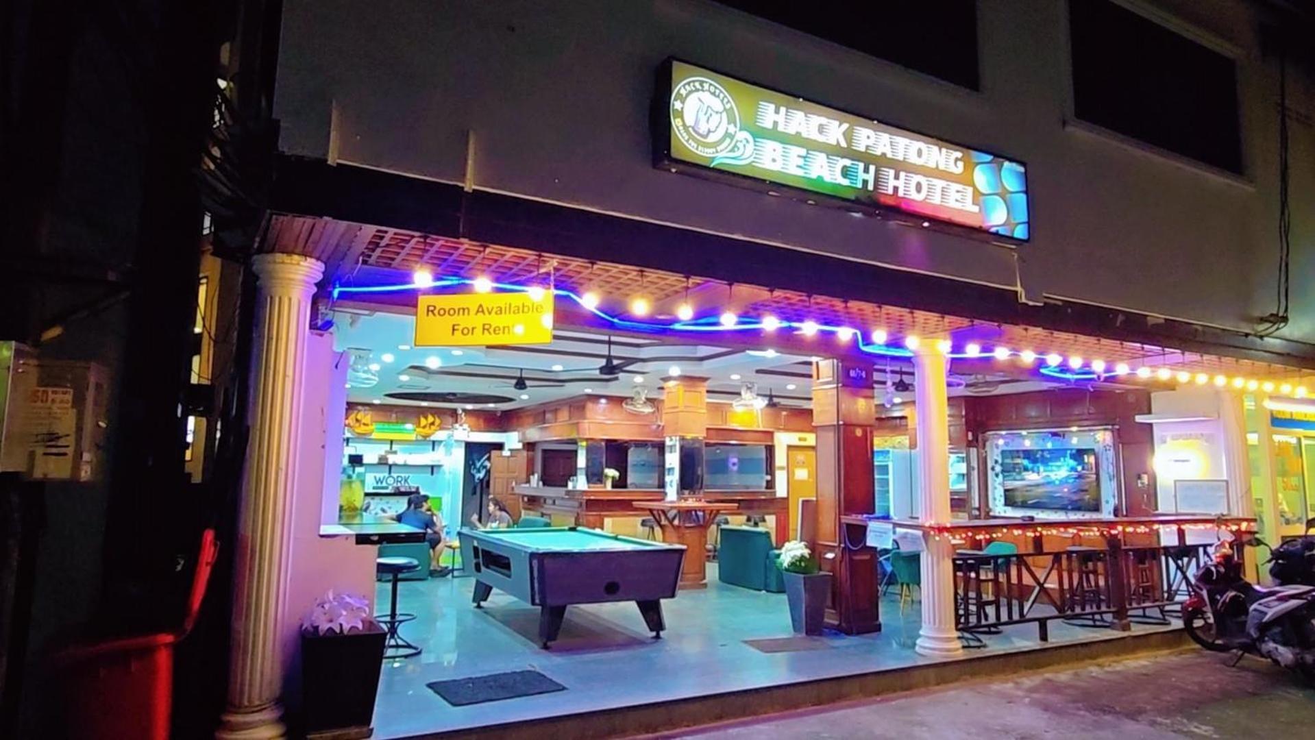 Hack Patong Beach Hotel Esterno foto